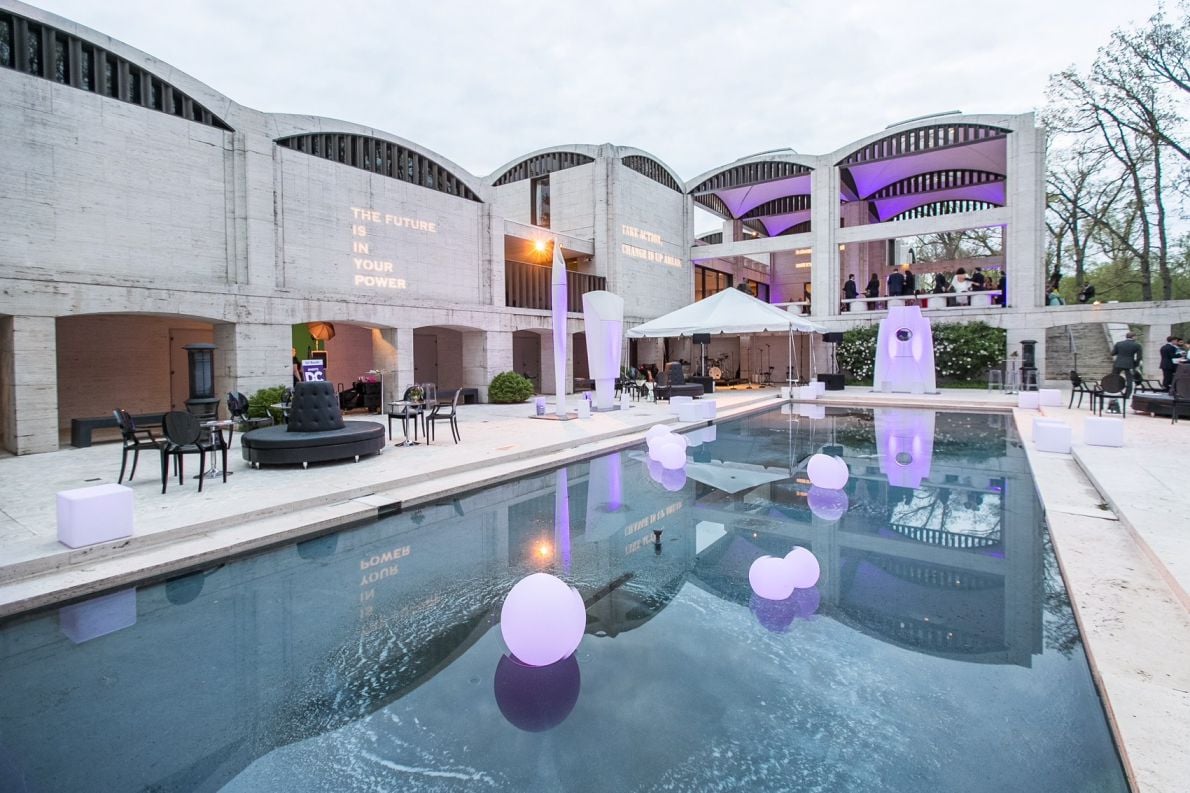 Immersive hospitality environment Immersive hospitality environment