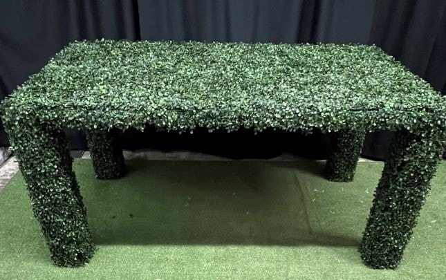 Boxwood/Hedge Dining Table