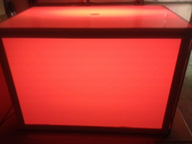 Glow Station/Bar – Lumi